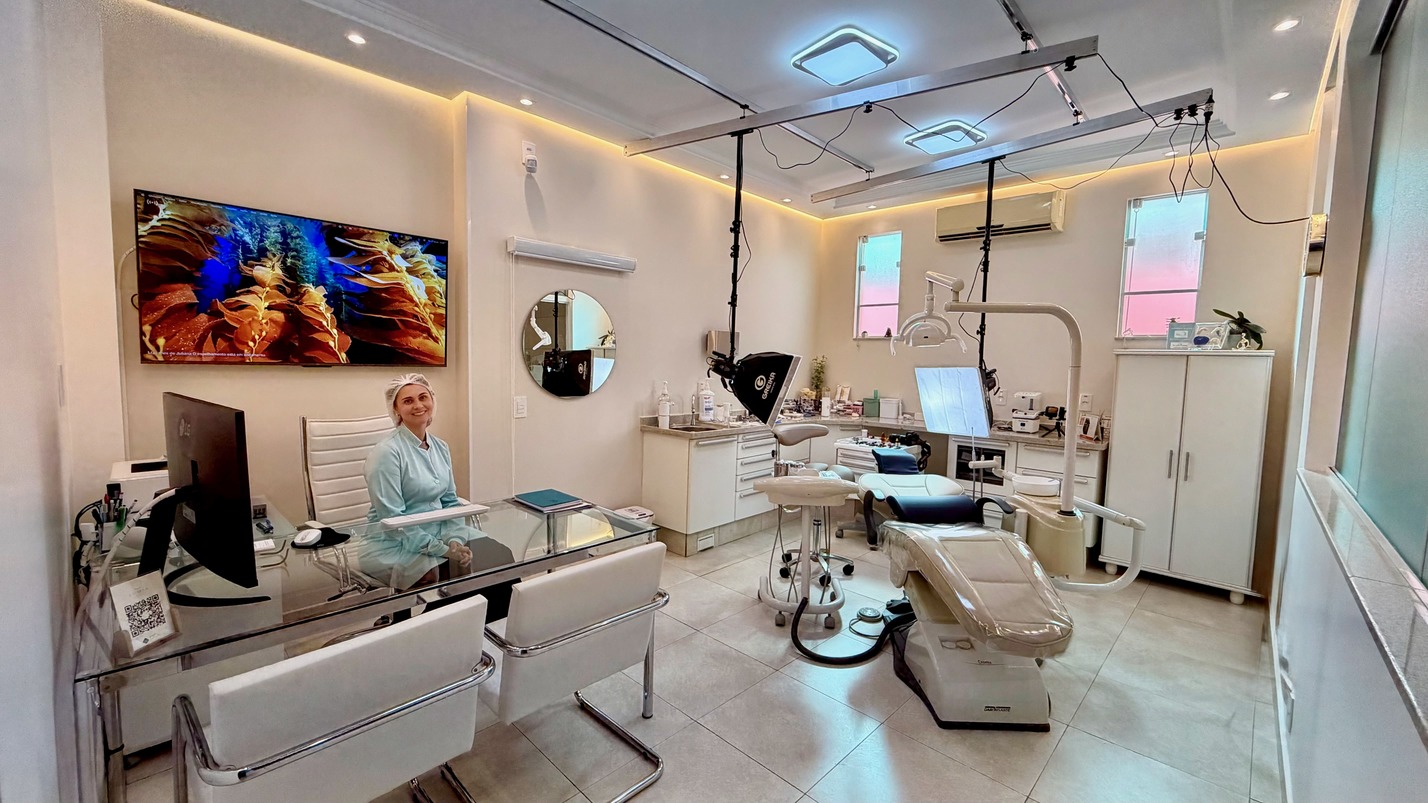 Sorriso transformado na Lumia Dental